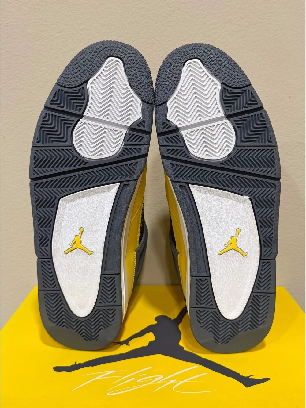 Size 13 - Air Jordan 4 Retro “Lightning” 2021 *WORN ONCE*